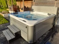 Hot Spring Propel - 5 Person Hot Tub -Pooly Shop propel 1