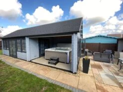 Hot Spring Pulse - 7 Person Hot Tub -Pooly Shop pulse